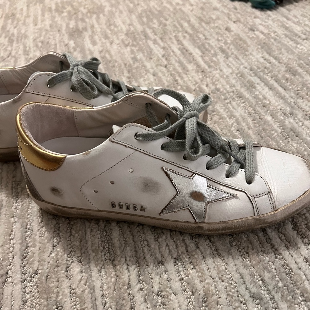Almost like new Golden Goose shoes in a 38